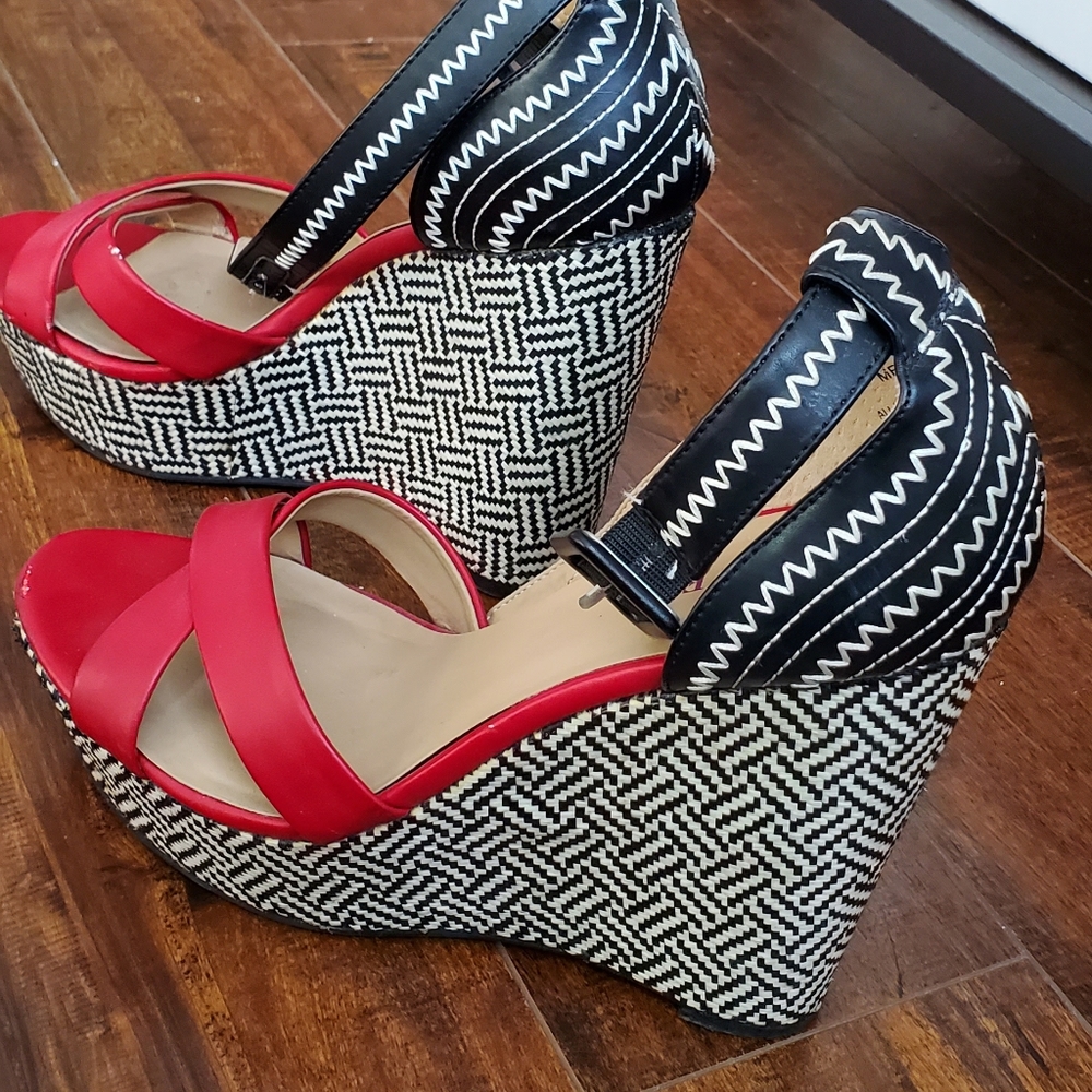 Platform sandals